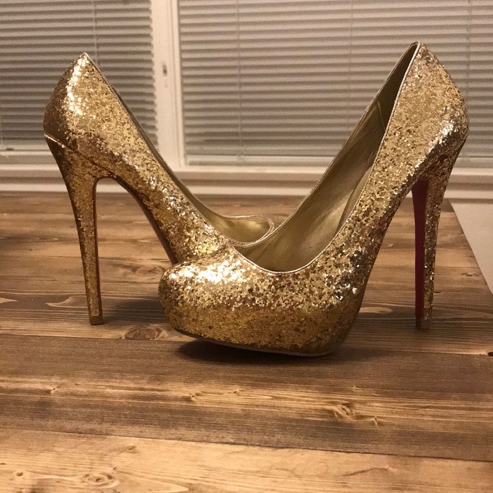 ✨BEAUTIFUL gold sparkle high heels ✨